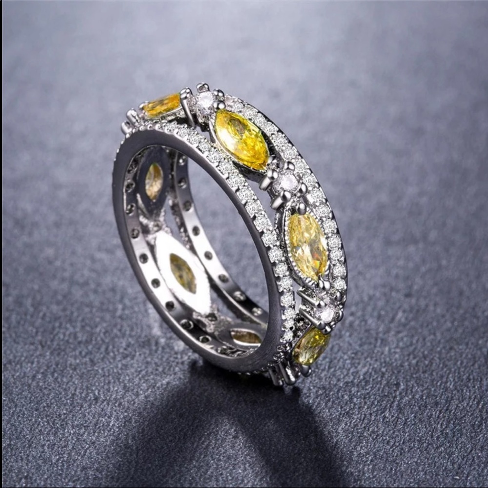 New Luxury 925 Silver Diamond CZ Women’s Ring - Picture 5 of 5